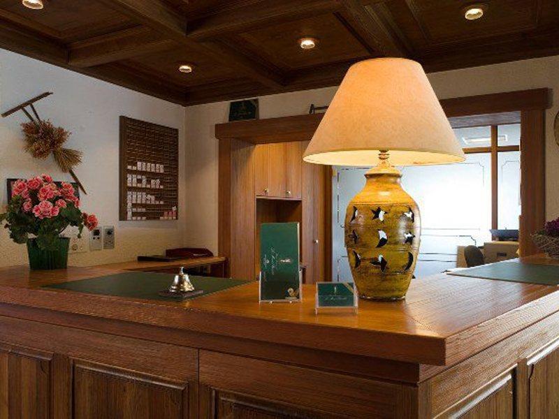 Hotel-Restaurant Le Mont Paisible, Crans-Montana Exterior foto